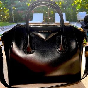COPY - Givency Antigona Black